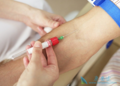 Ϊ��ֹ��ɼ��ע��Һ�����ع�����Ӧ��ϡ�ͺ�ע��